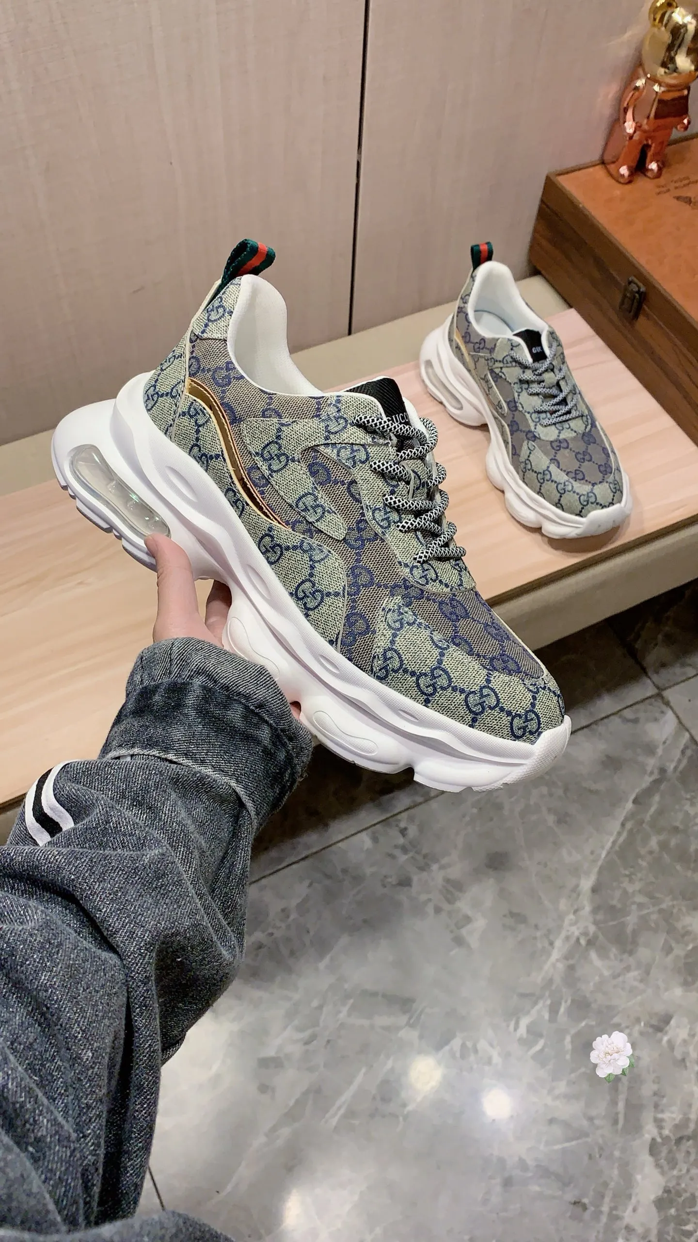 Men's men's shoes💰460💰💰🎩🎩[Lightning][Lightning] "Gucci*" latest • popular casual shoes, top brand [seduce] luxury ~ purchasing agency, top ~ quality. [Strong] The upper is made of imported breathable cowhide with material ➕ breathable sheepskin feet (•) and fine workmanship. The original stylish and stylish soft rubber wear-resistant and non-slip outsole is light and comfortable on the feet. The real thing looks better when photographed. 012: code: 38-44, 4️⃣ colors selected